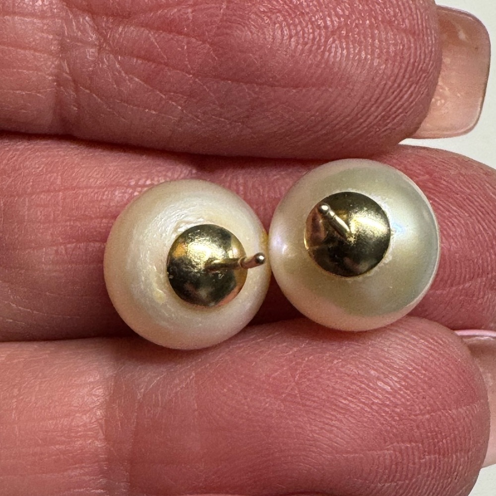 14k 10mm White Button Freshwater Cultured Pearl Stud Earrings - Picture 4 of 10
